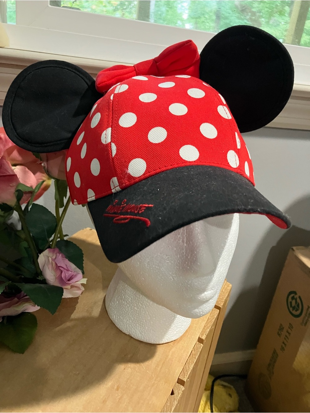 Disney Parks Authentic Original Minnie Mouse baseball cap